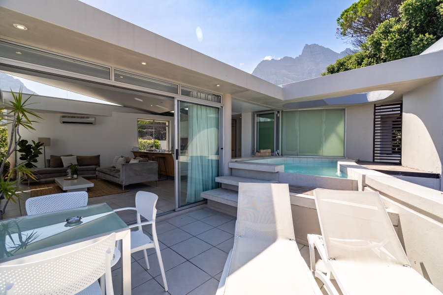 8 Bedroom Property for Sale in Camps Bay Western Cape